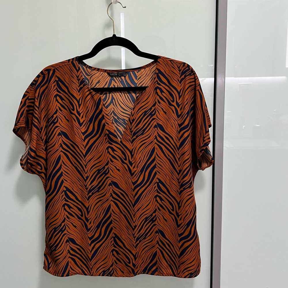 Blouse with Casual Print | Blusa con Estampado Casual